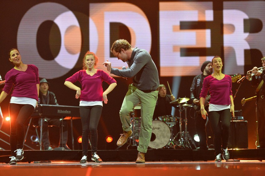 Bosse tanzt beim Bundesvision Song Contest 2013